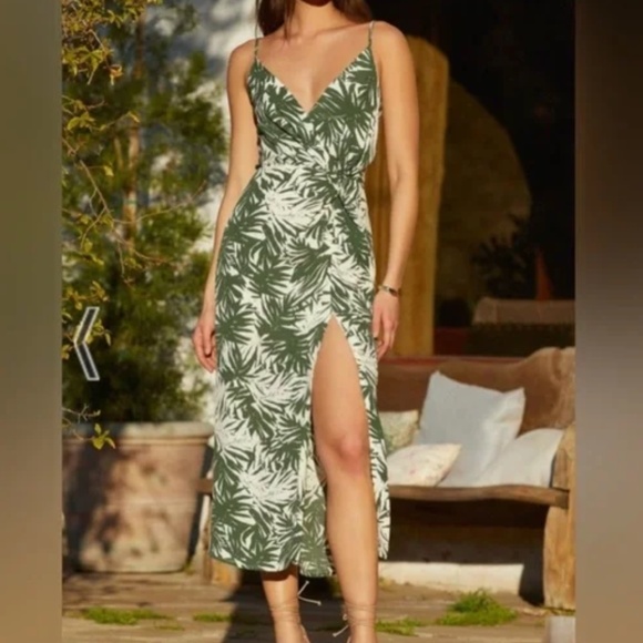 Astr Green and White Tropical Midi Dress - Picture 1 of 5